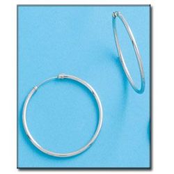 22-A40 Pendientes aros lisos de mujer en oro blanco de 18K ideales para todas las ocasiones