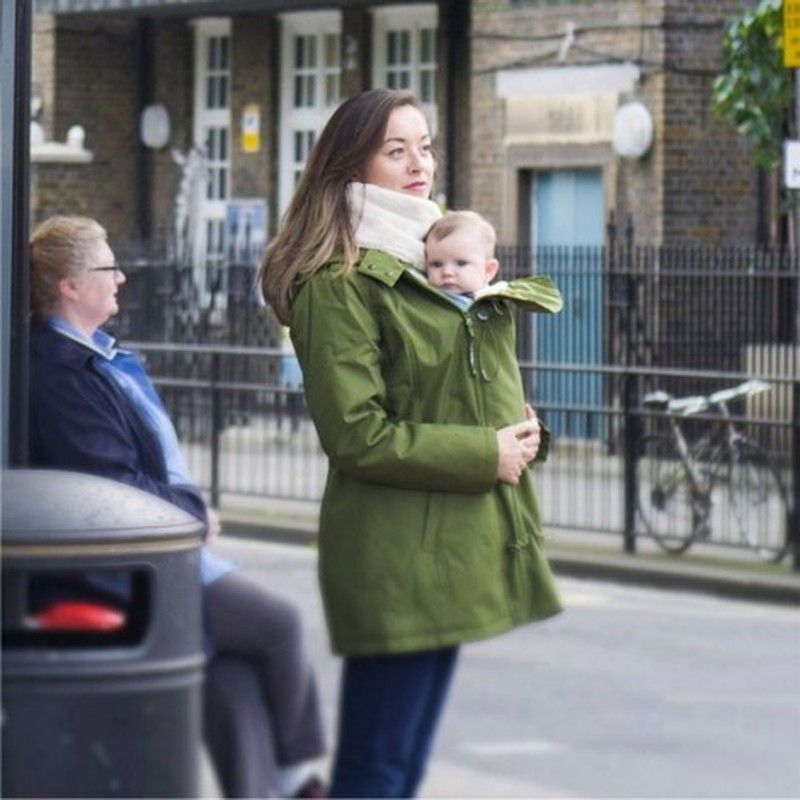 Abrigo de porteo y premamá Wallaby Verde y Beige - Wombat & Co