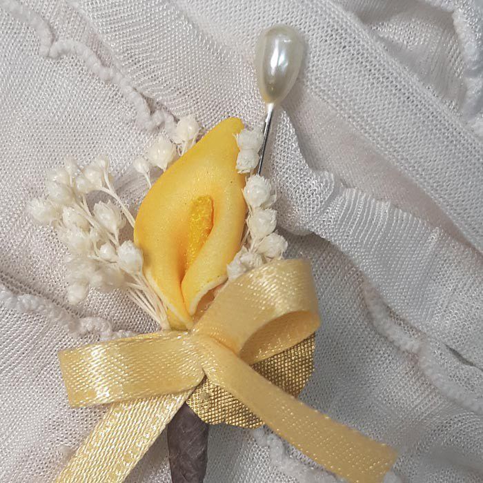 Alfiler flor seca y cala amarilla