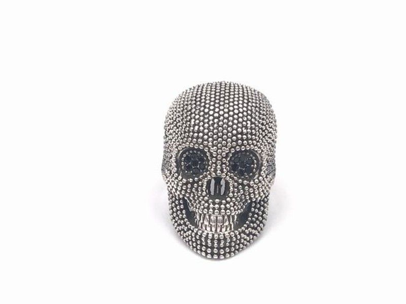 Anillo de calavera Raive granulado
