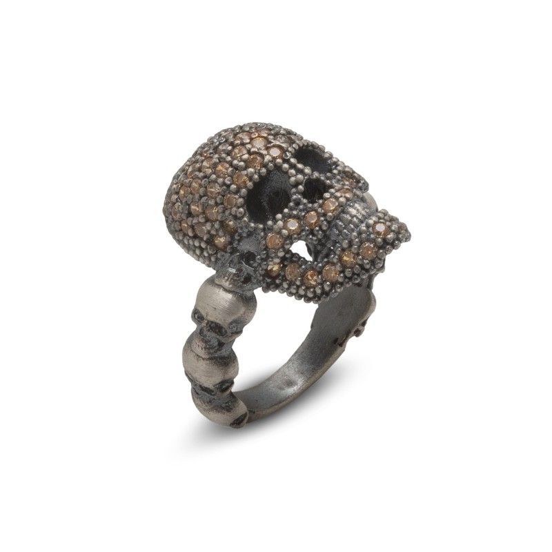 Anillo de plata con calavera de circonitas cava.