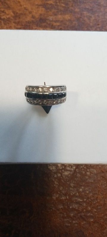 Anillo mujer de plata 1ª ley 925 con dos tiras de circonitas y una tira de zafiros colección Eternity