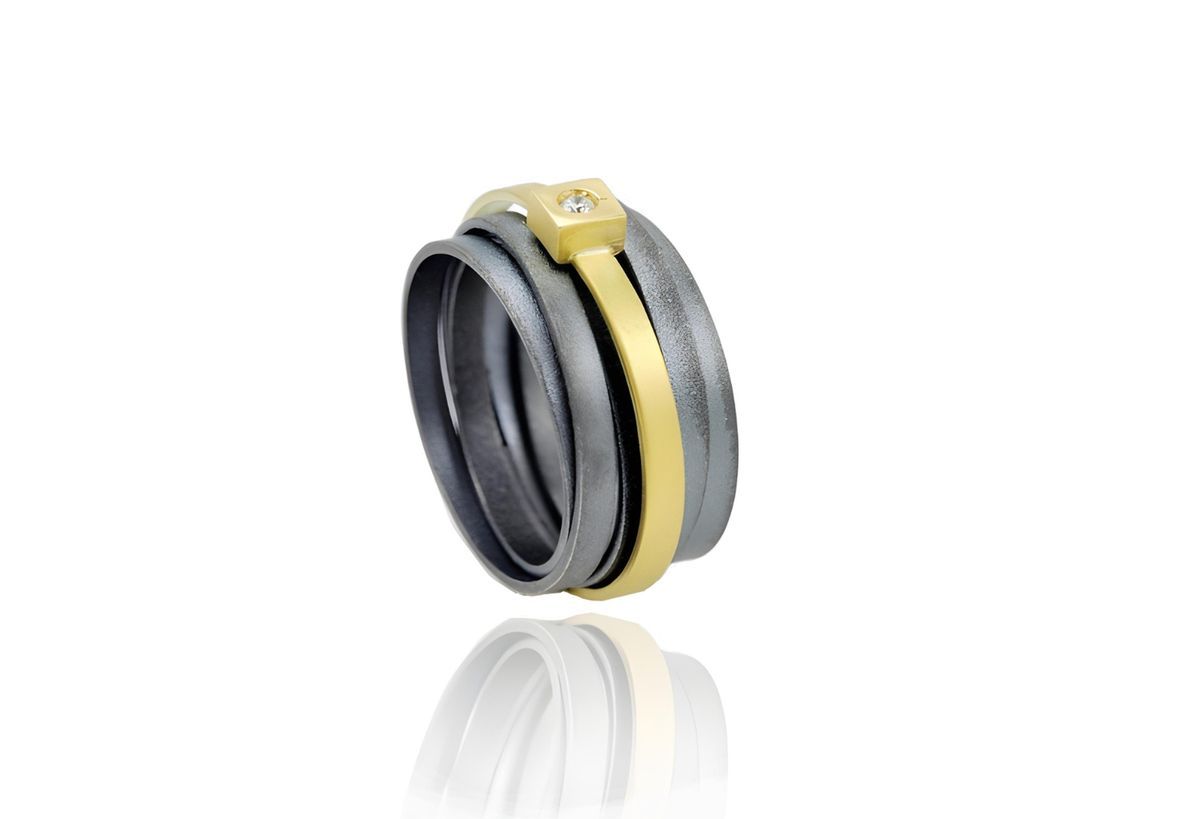 Anillo Plata Y Oro Arior Lux Con Hilo Dorado Con Diamante 3680875XU