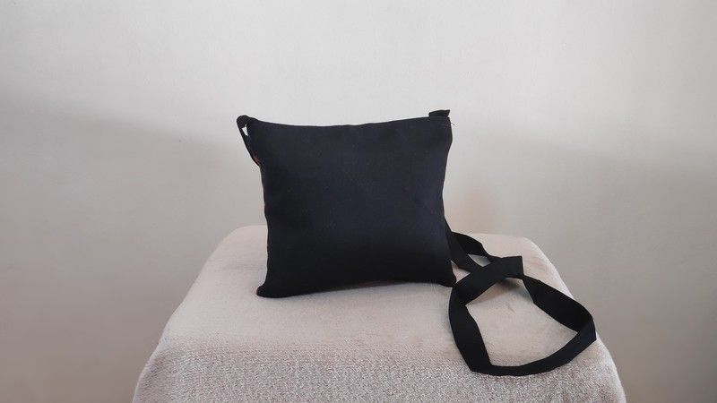 Bandolera Negra de Tela Resistente para Hombres