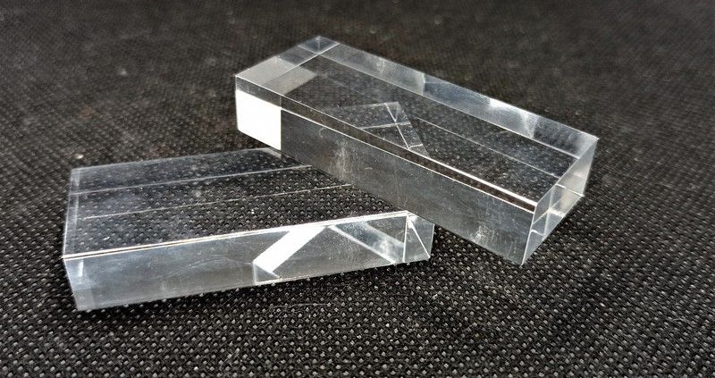 Base de metacrilato de 50x20x10 mm..