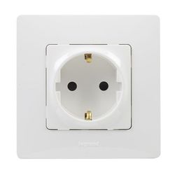 Base Enchufe Toma 2 P+ T Serie Niloe