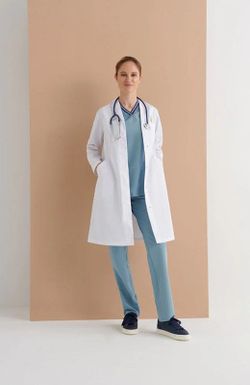 Bata blanca Apux Corchetes mujer