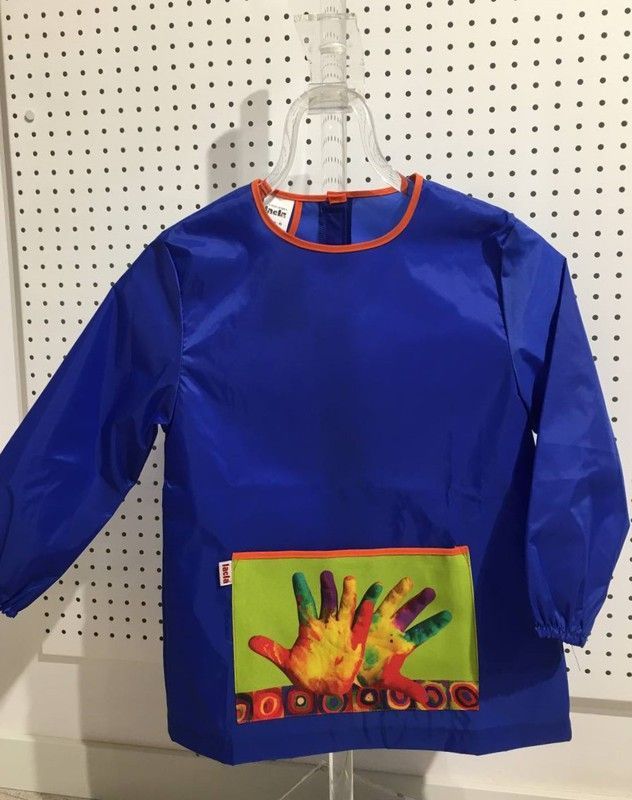 Bata de manualidades para niños