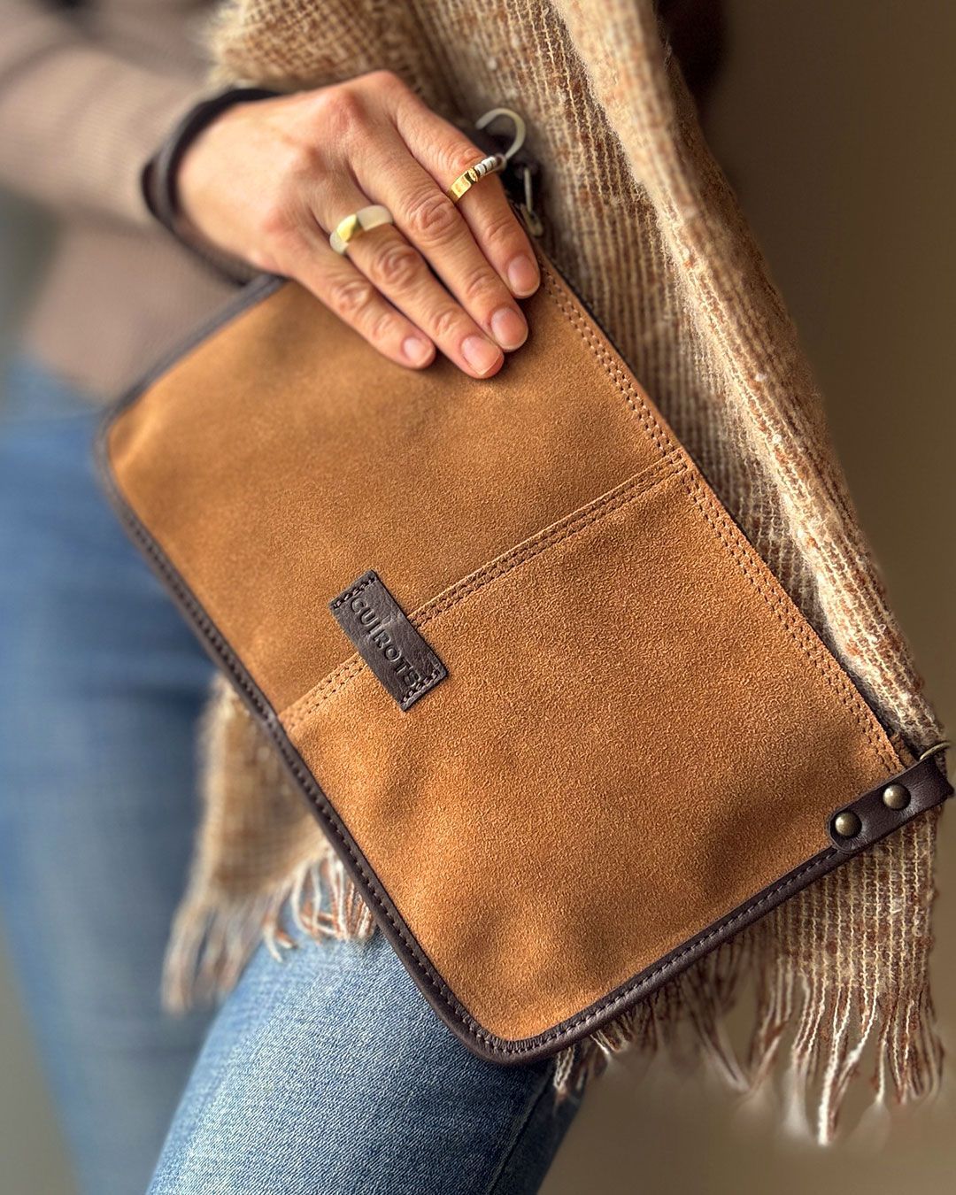 Bolso de mano pequeño  y bandolera de serraje CUIROTS Zoe