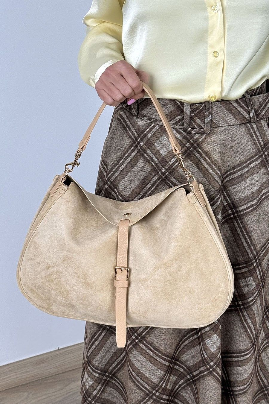 Bolso maxi beige