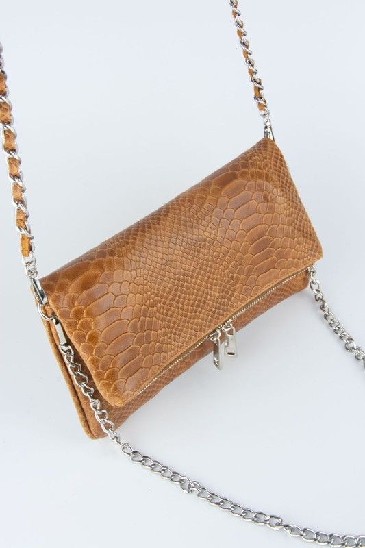 Bolso pequeño de piel doble cadena de color camel modelo Lupo