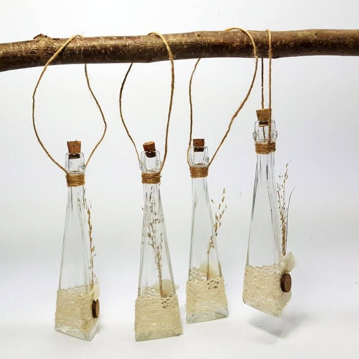 Botella vidrio con flor seca Collage