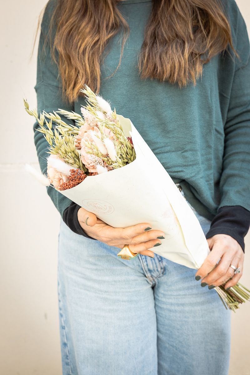 Bouquet Flourish Delighted Donna
