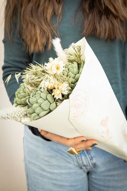 Bouquet Flourish Delighted Noah