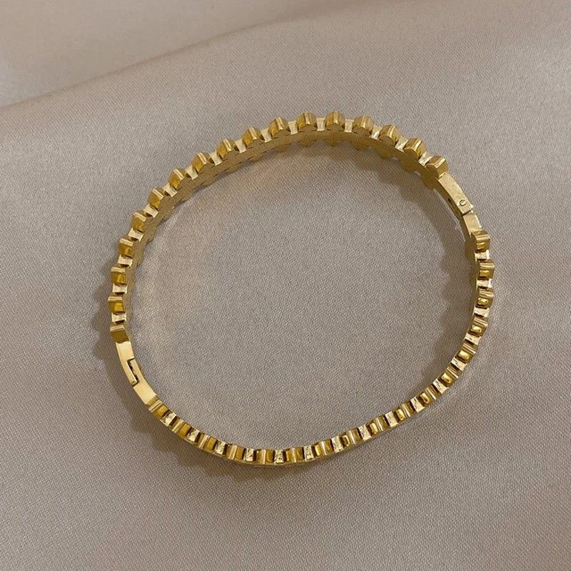 Brazalete Tifa Dorado Para Mujer