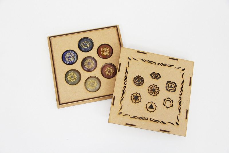 Caja De Madera Minerales Chakras con Inscripción
