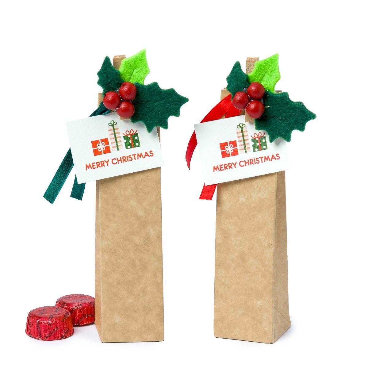 Caja pinza acebo con tarjeta Merry Christmas 2 bombones