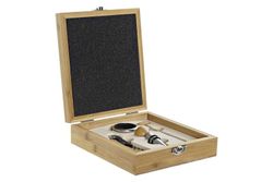 Caja set de accesorios vino