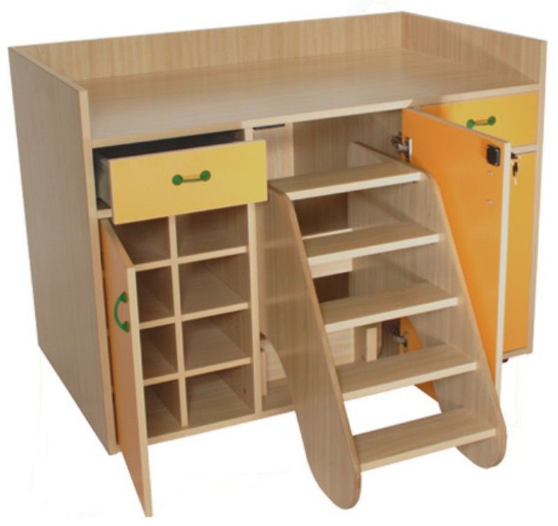 Cambiador escalera, 3 puertas