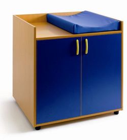 Cambiador modelo 760,  puertas en distintos colores y 2 huecos interiores