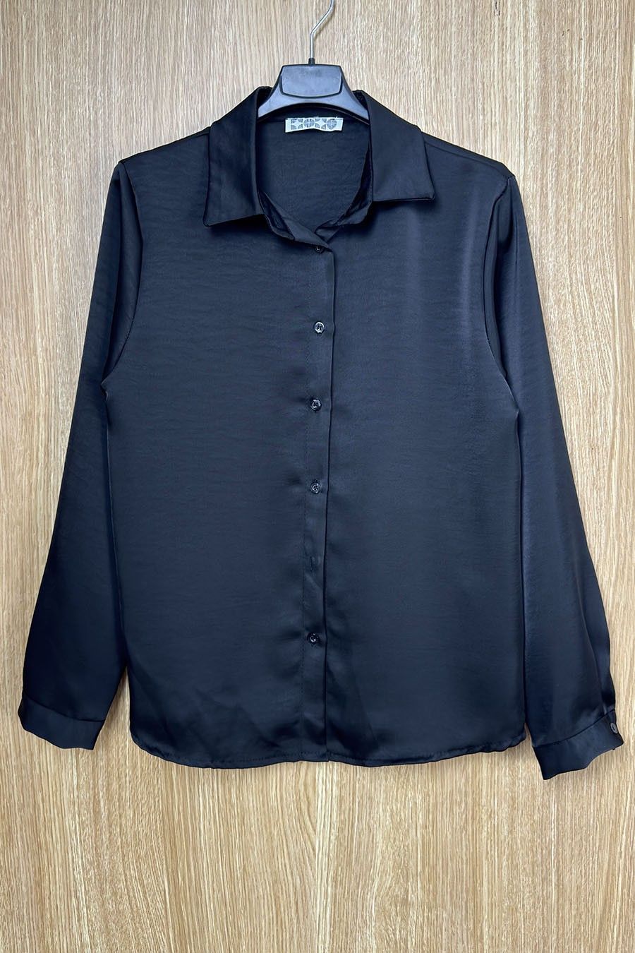 Camisa de raso negra