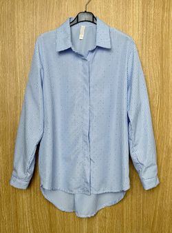 Camisa de rayas tachitas celeste-blanco