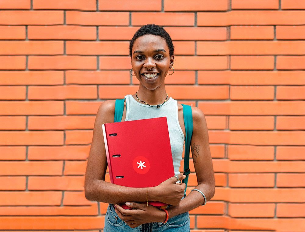 Carpeta con recambio liderpapel antartik a4 cuadro 5mm forrada 4 anillas redondas 25mm color frambuesa