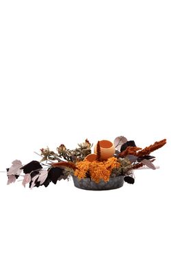 Centro otoñal con flores secas y preservadas en tonos cálidos