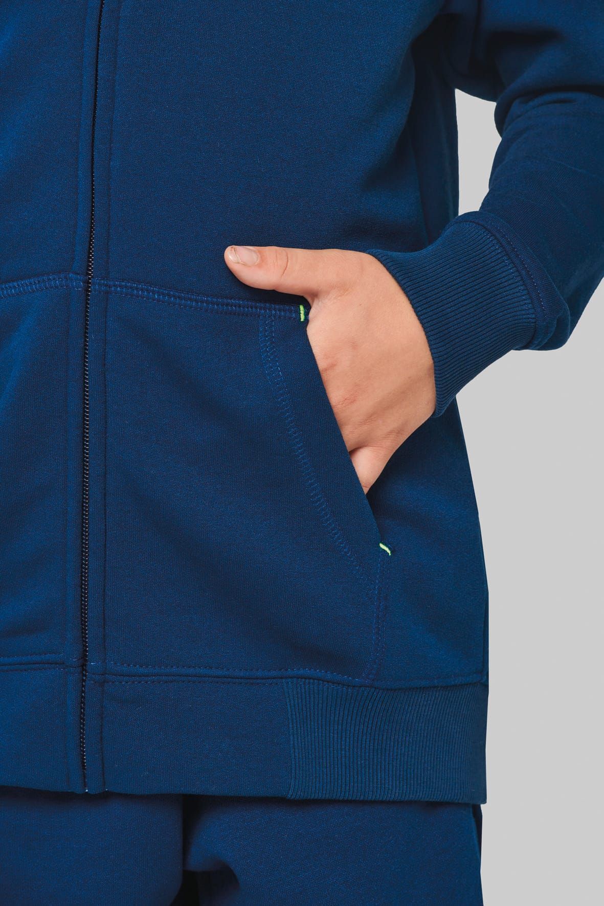 Chaqueta cremallera y capucha infantil