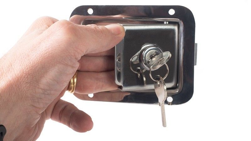 Cierre acero inoxidable brillante con llave 120 x 90 mm de cajón