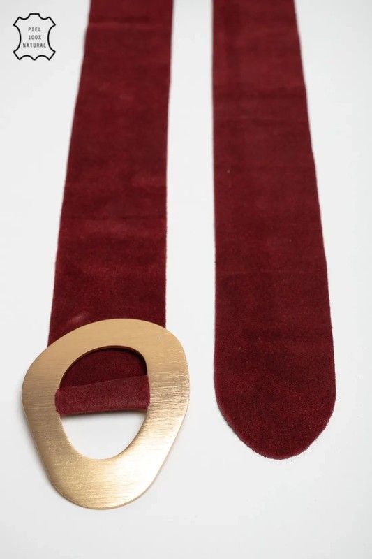 Cinturón De Serraje Granate Con Hebilla Grande Dorada
