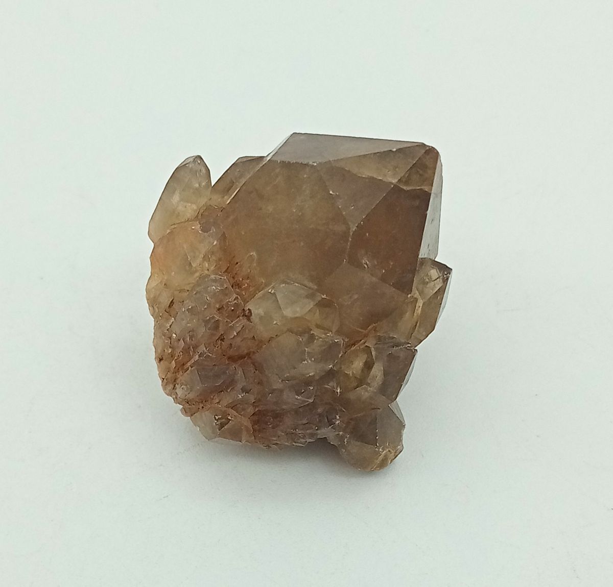 Citrino tipo catedral en bruto