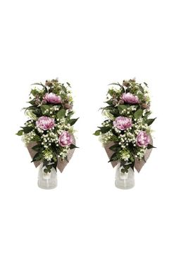 Clásico ramo de flores artificiales para cementerio con paniculata blanca y peonias artificiales.