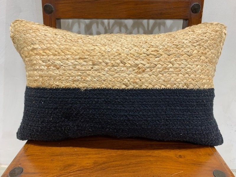 Cojin de yute y algodón negro 30x50 cm