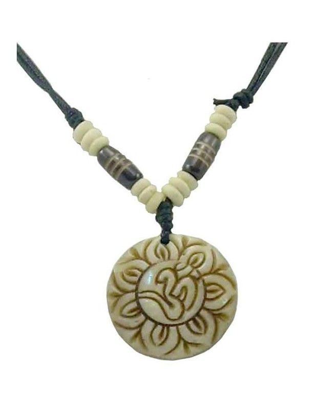 Colgante de hueso blanco