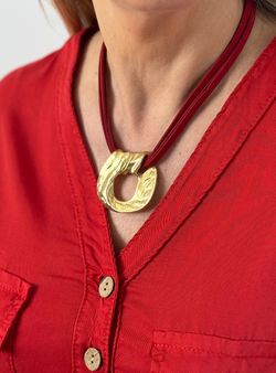 Collar corto irregular gold-rojo