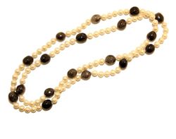 Collar de perla y cristal de roca rodado. Plata.