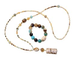 Conjunto collar y pulsera de agata azul y beig.  Plata dorada.