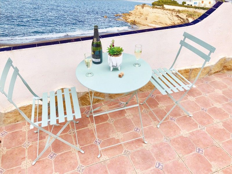 Conjunto de mesa y dos sillas en acero C2-0246