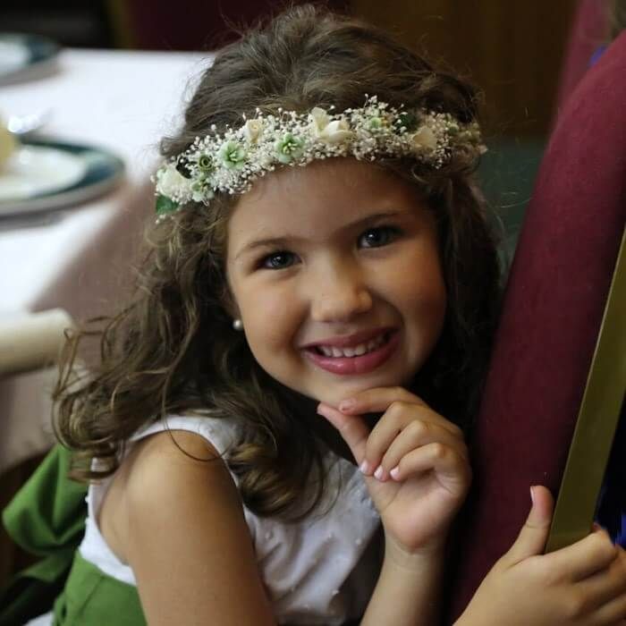 Corona Paniculata y Flor Daniela