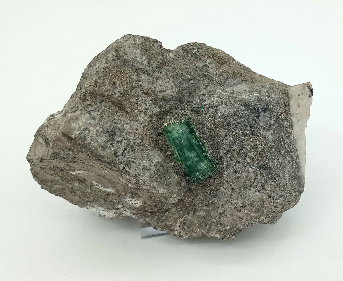 Cristal de Esmeralda sobre matriz