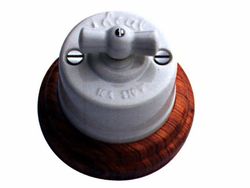 Cuzamiento placa Llinas EE0009BU