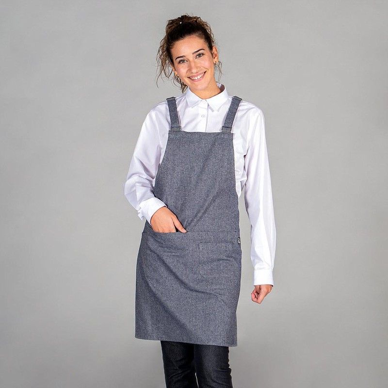 Delantal con peto bolsillos