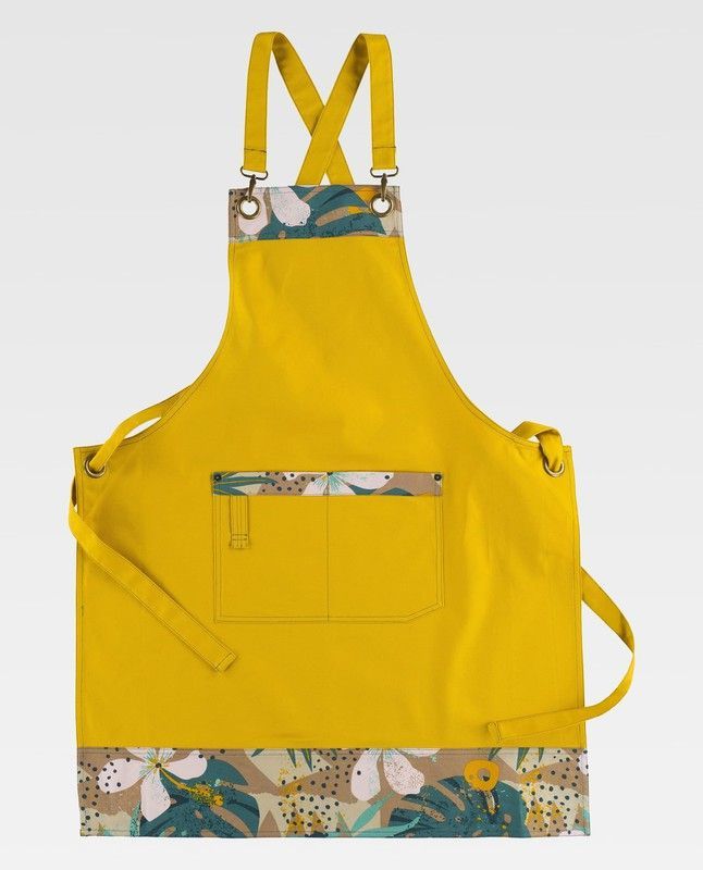 Delantal con peto en tejido canvas estampado combinado