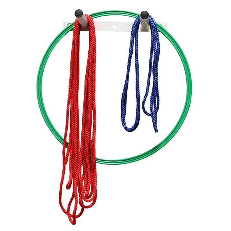 Dos soportes metálicos de pared para aros y cuerdas