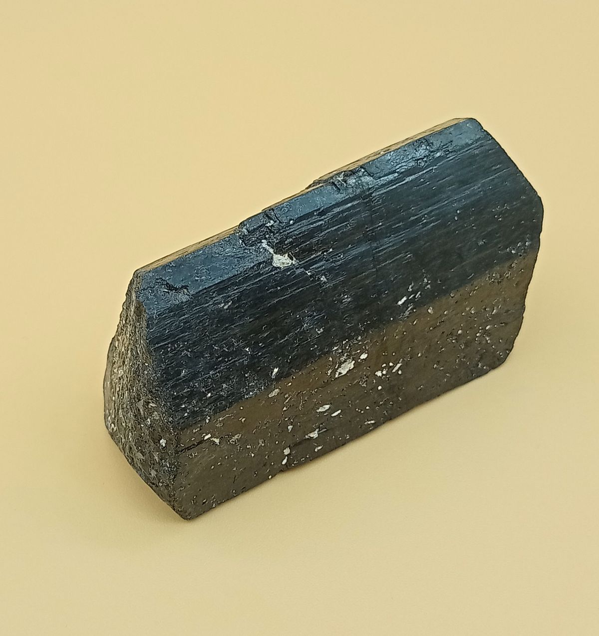 Dravita (Grupo de la Turmalina)