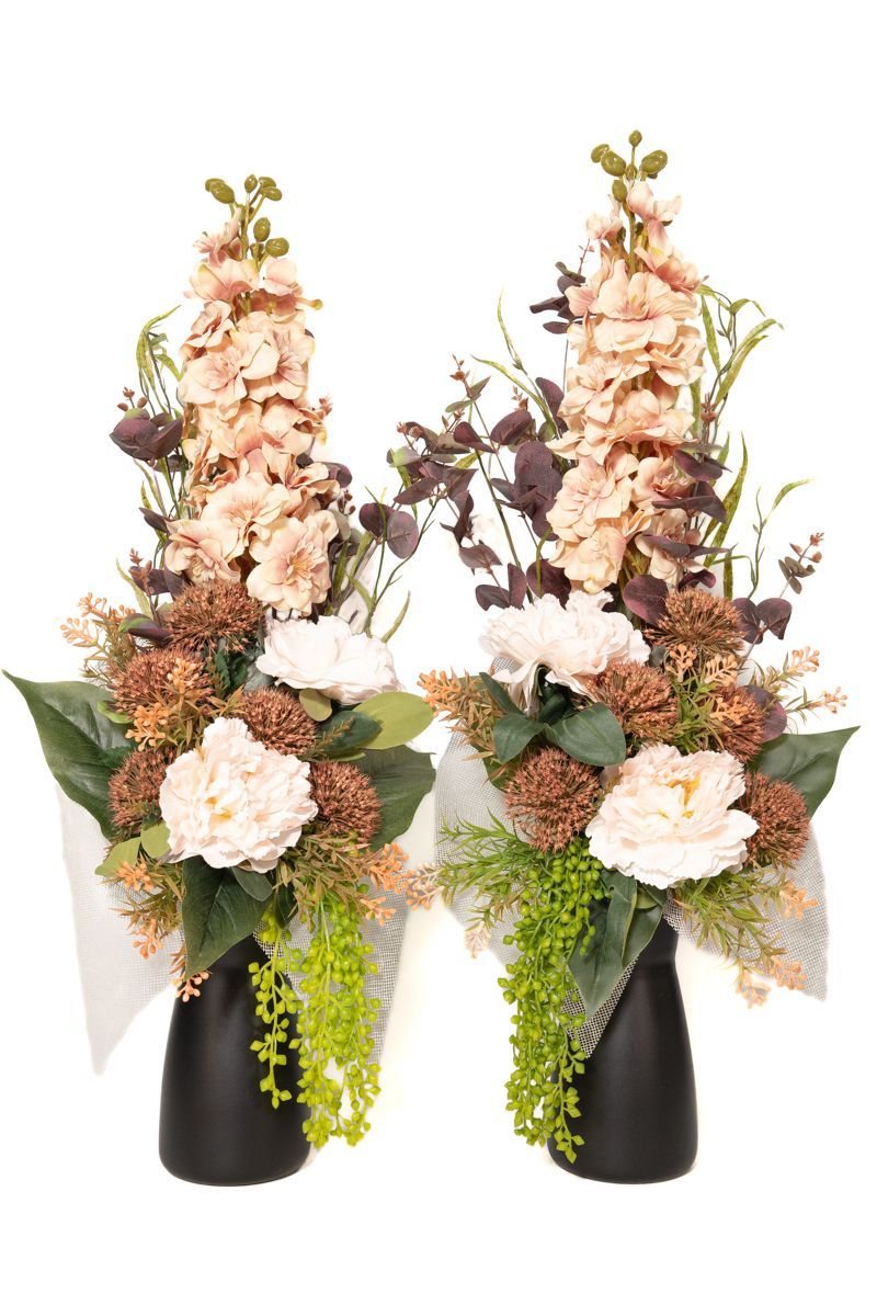 Elegante ramo de flores artificiales para cementerio con cascada de verdes