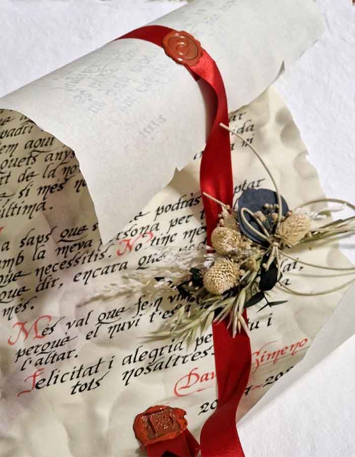 Escritos a Mano en Pergamino Minimalista