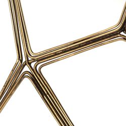 Escultura de metal dorado, 107x6x77 cm