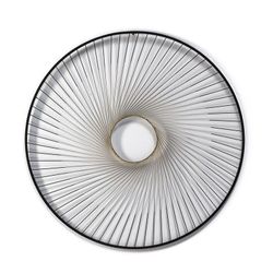 Escultura de metal negra y dorada, 100x2x100 cm